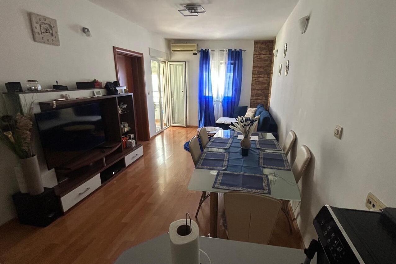 Ferienwohnungen mit Parkplatz Kastel Stafilic, Kastela - 24501