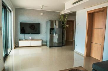 Apartmanok családok részére medencével Mandre, Pag - 24502