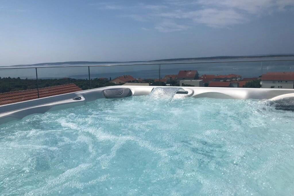 Апартаменти для сім'ї з басейном Мандре - Mandre, Паг - Pag - 24502