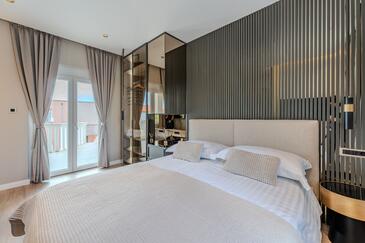 Apartments by the sea Sukošan, Zadar - 24518