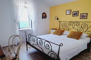 Room Vis (S-2452-c)