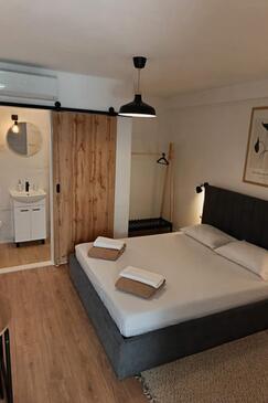 Apartmány a pokoje s parkovištěm Komiža, Vis - 24523