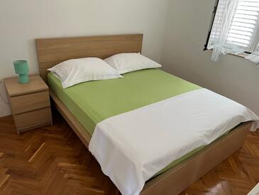 Appartamenti accanto al mare Grebastica, Sebenico - Šibenik - 24533