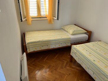 Appartamenti accanto al mare Grebastica, Sebenico - Šibenik - 24533