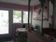 Kukurini, Dining room in the studio-apartment, WiFi.