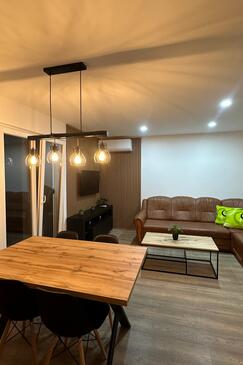 Apartmanok és szobák parkolóhellyel Starigrad, Paklenica - 24535