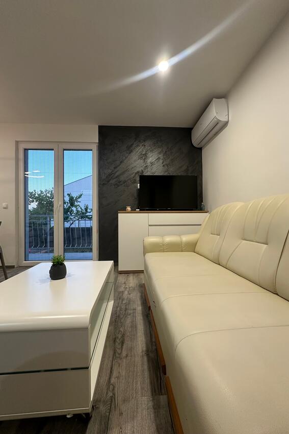 Апартаменты и комнаты с парковкой Стариград - Starigrad, Пакленица - Paklenica - 24535