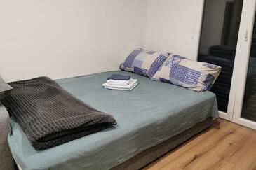 Apartmány a pokoje s parkovištěm  Starigrad, Paklenica - 24535