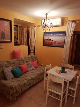 Rovinj, Гостиная в размещении типа apartment, доступный кондиционер и WiFi.