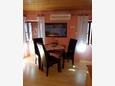 Rovinj, Comedor en alojamiento de tipo studio-apartment, aire acondicionado disponible y WiFi.