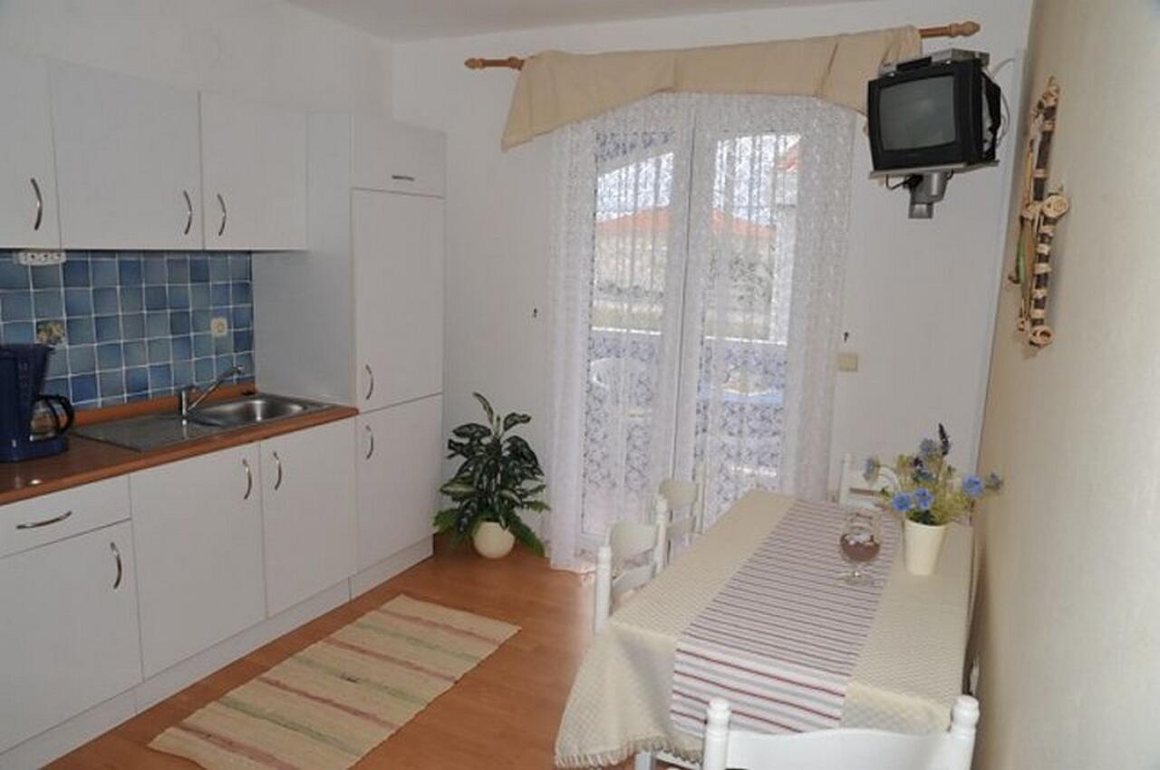Appartamenti con parcheggio Barbat, Arbe - Rab - 24547