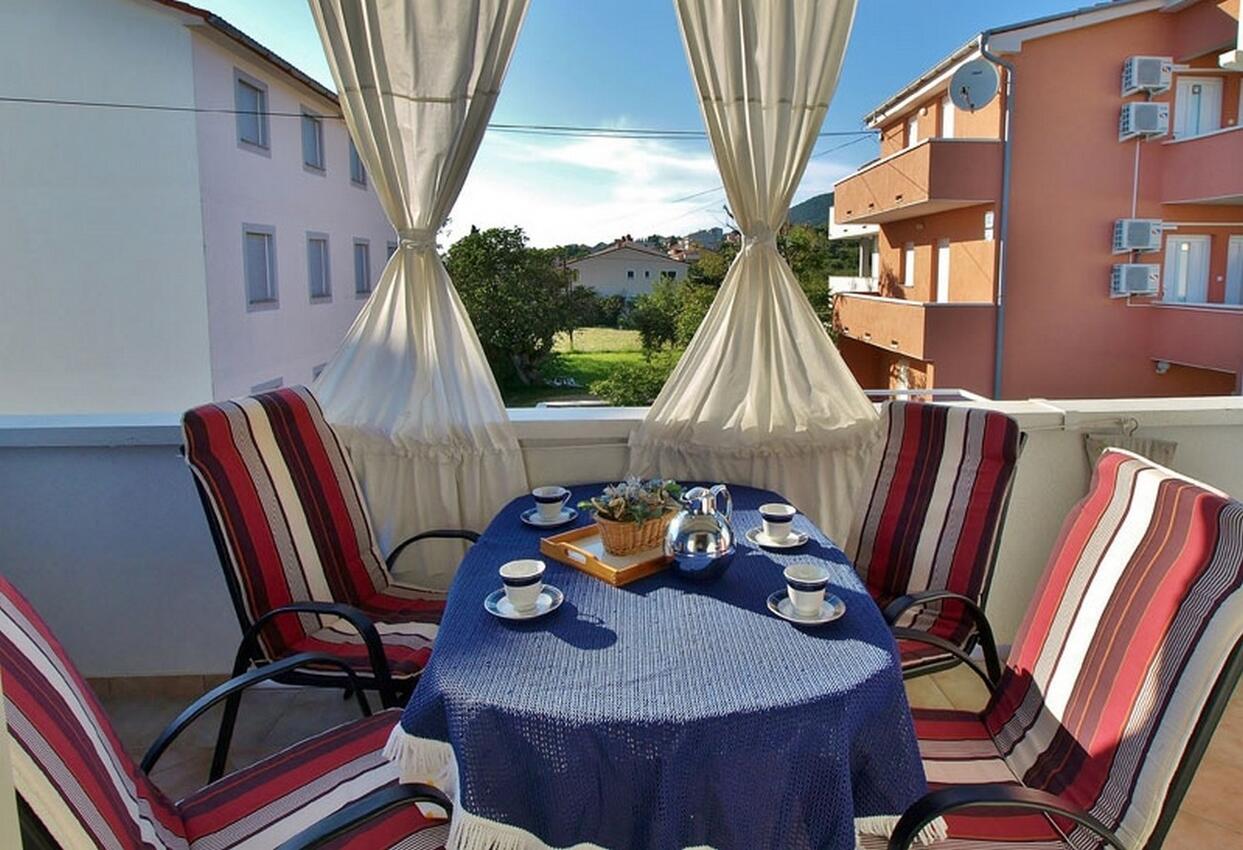 Apartmaji s parkingom Barbat, Rab - 24547