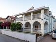 Vodice, Vodice, Overnatting 24553 - Leiligheter med en rullesteinstrand.
