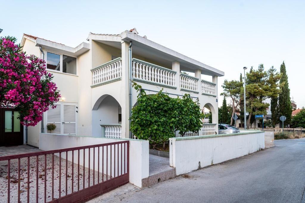 Apartmány s parkoviskom Vodice - 24553