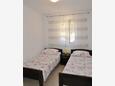 Kampor, Schlafzimmer 2 in folgender Unterkunftsart apartment, Haustiere erlaubt und WiFi.