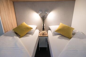 Family-friendly apartments with swimming pool Donji Zagon, Novi Vinodolski - 24555