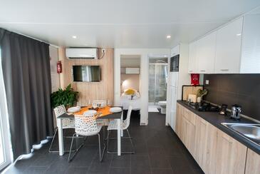 Donji Zagon, Spisestue i overnattingstype apartment, WiFi.