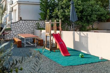 Appartementen met zwembad geschikt voor gezinnen met kinderen Donji Zagon, Novi Vinodolski - 24555