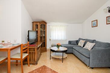 Stranići, Obývacia izba v ubytovacej jednotke apartment, klimatizácia k dispozícii a WiFi.