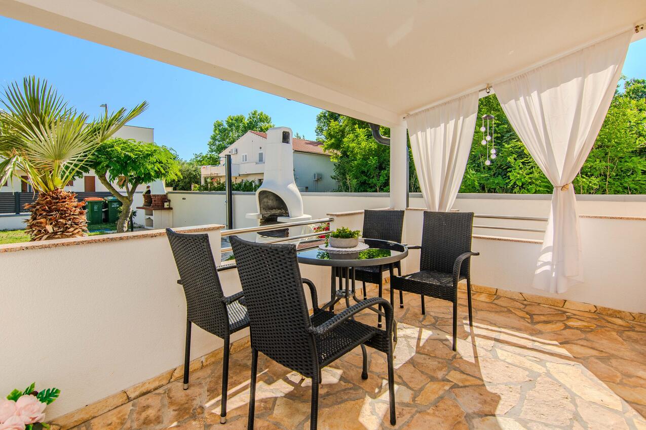 Lägenheter med parkering Zukve, Zadar - 24559