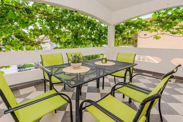 Apartmaji s parkingom Vir - 24560 Adriatic.hr