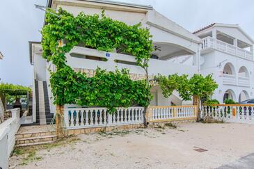 Vir, Vir, Propiedad 24560 - Apartamentos con una playa de guijarros.