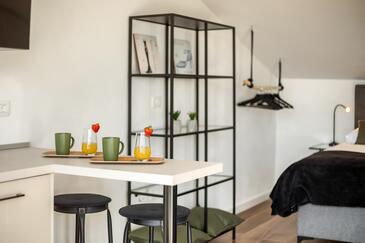 Novigrad, Sala da pranzo nell'alloggi del tipo studio-apartment, WiFi.