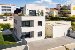 Ferienwohnungen mit Parkplatz Novigrad - 24561