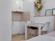 Makarska, Столовая в размещении типа studio-apartment, WiFi.