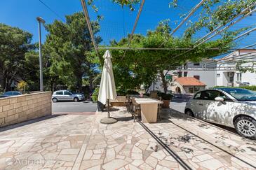 Leiligheter med parkering Makarska - 24562