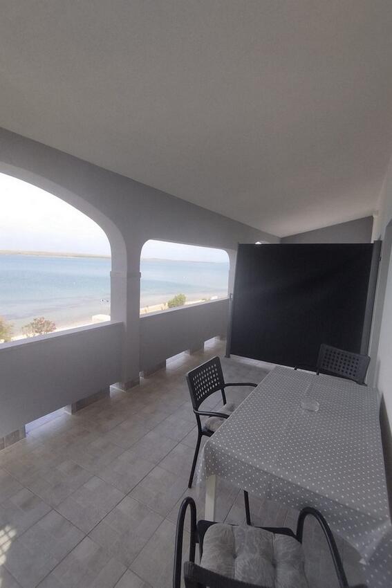 Apartmanok a tenger mellett Vir - 24566