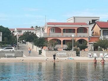 Vir, Vir, Objekt 24566 - Apartmani blizu mora sa šljunčanom plažom.
