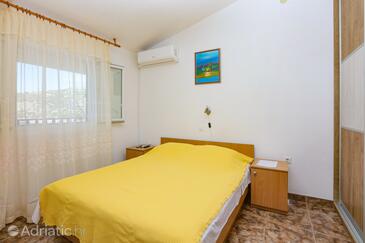 Ferienwohnungen am Meer Razanj, Rogoznica - 24569