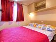 Kurila, Bedroom 1 in the apartment, WiFi.