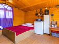 Kurila, Bedroom in the studio-apartment, WiFi.