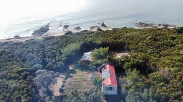 Kurila, Lošinj, Property 24571 - Apartments by the sea with rocky beach.