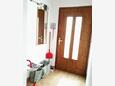Mandre, Hallway in the apartment, air condition available, (pet friendly) and WiFi.