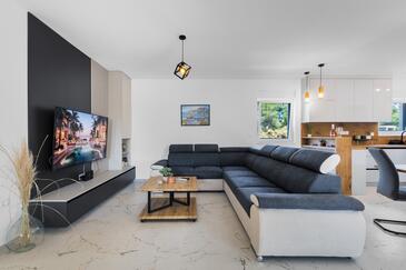 Vir - Lozice, Living room in the house, WiFi.