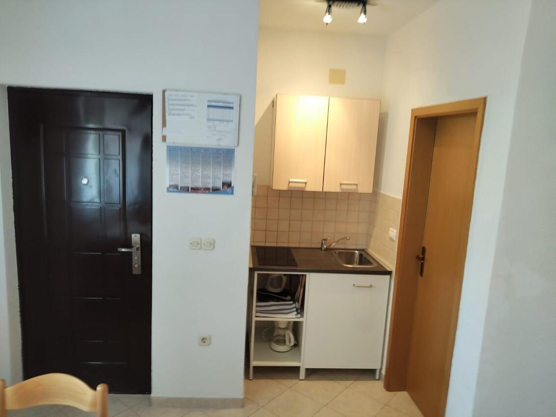 Ferienwohnungen und Zimmer mit Parklplatz Medulin - 24576