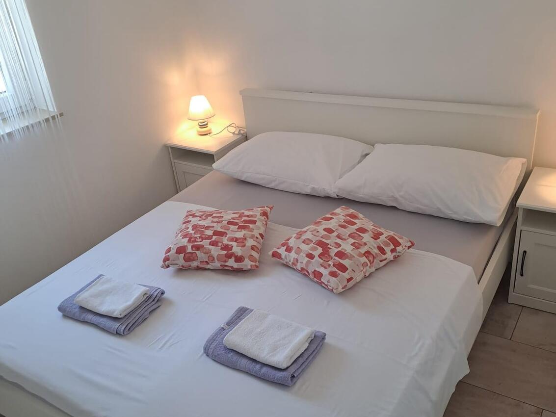 Apartmanok és szobák parkolóhellyel Medulin - 24576