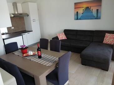 Medulin, Obývacia izba v ubytovacej jednotke apartment, klimatizácia k dispozícii a WiFi.