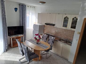 Leiligheter og rom med parkering Medulin - 24576