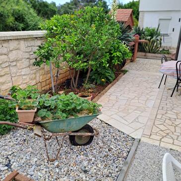 Apartmány a pokoje s parkovištěm  Medulin - 24576