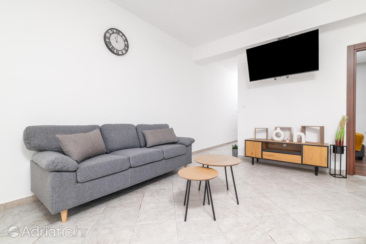 Appartamenti con parcheggio Peruski, Marzana - Marčana - 24578