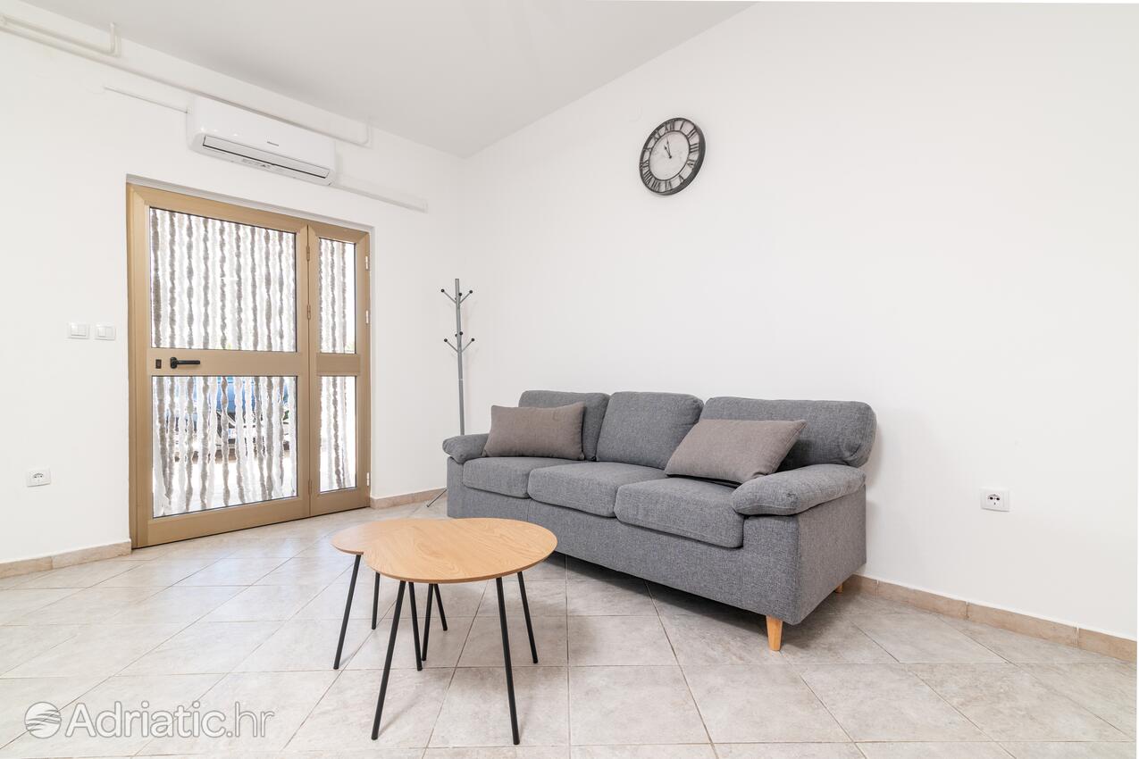 Appartamenti con parcheggio Peruski, Marzana - Marčana - 24578