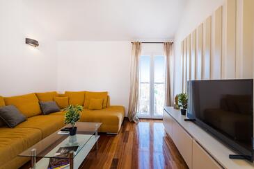 Biograd na Moru, Wohnzimmer in folgender Unterkunftsart apartment, Klimaanlage vorhanden und WiFi.