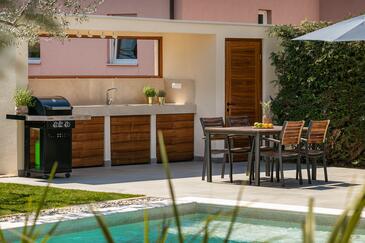 Apartmanok családok részére medencével Novigrad - 24585