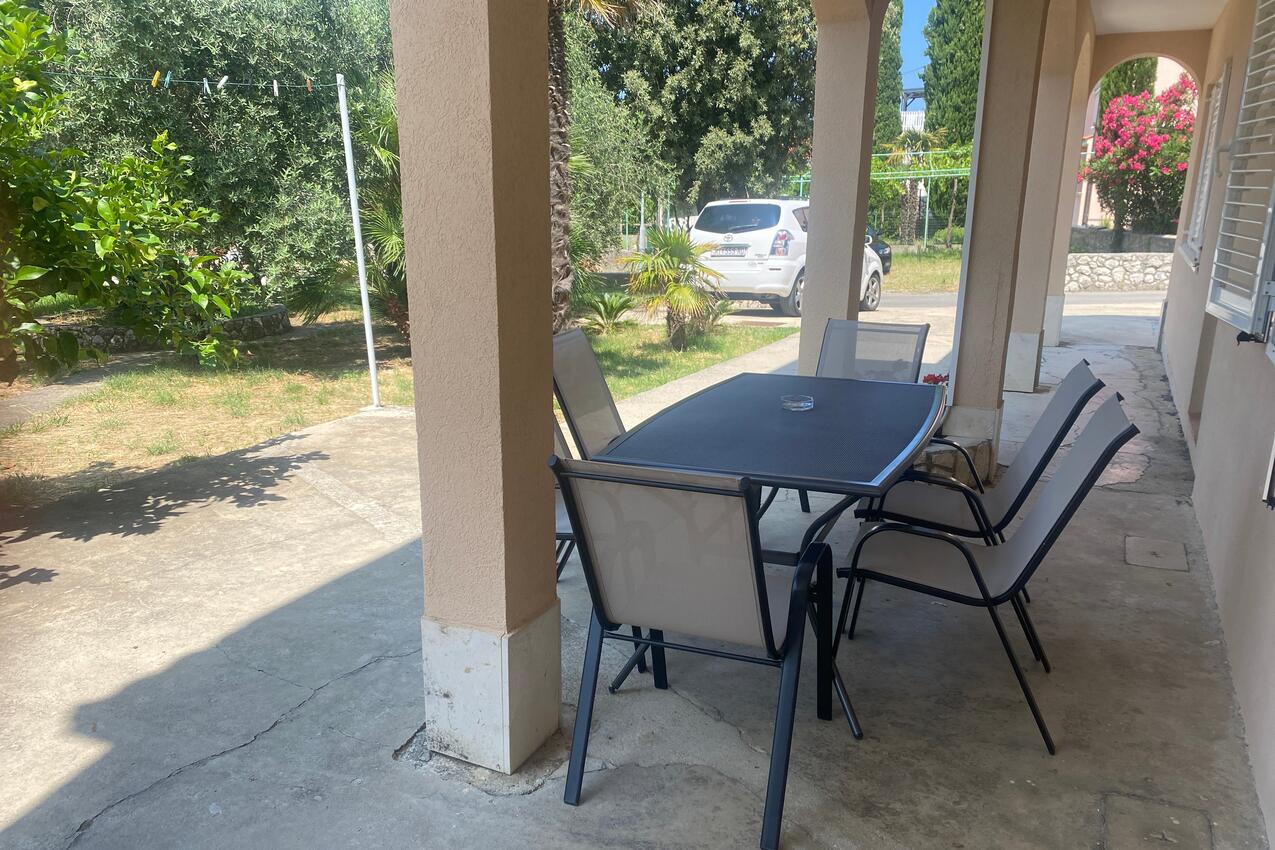 Apartamente cu parcare Lopar, Rab - 24597