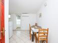 Rogoznica, Jídelna v ubytování typu apartment, s klimatizací a WiFi.