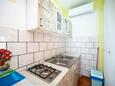 Sukošan, Kitchen in the apartment, air condition available and WiFi.